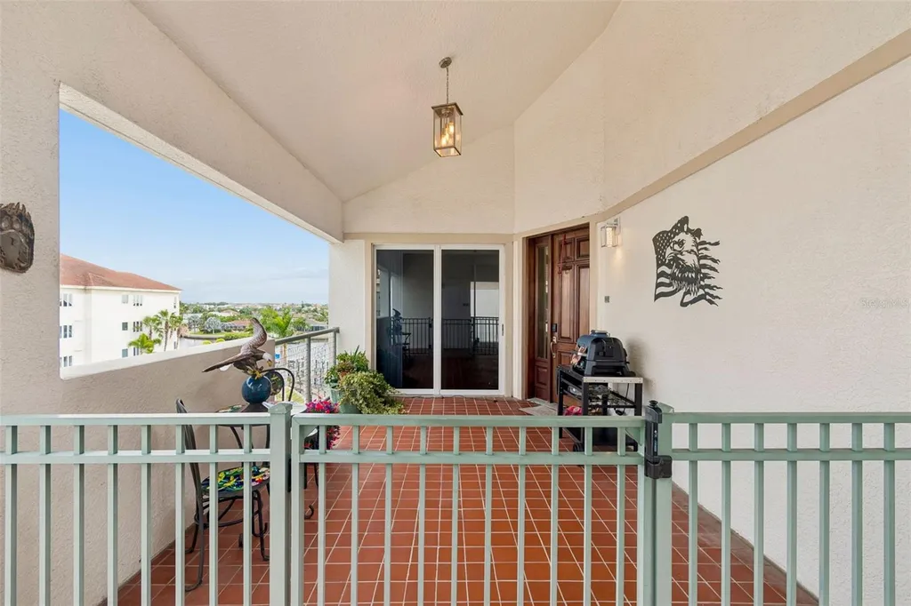 1038 Bellasol Way Apollo Beach FL 33572