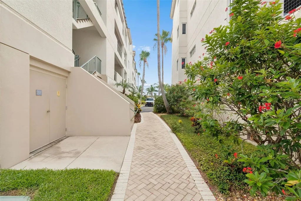 1038 Bellasol Way Apollo Beach FL 33572