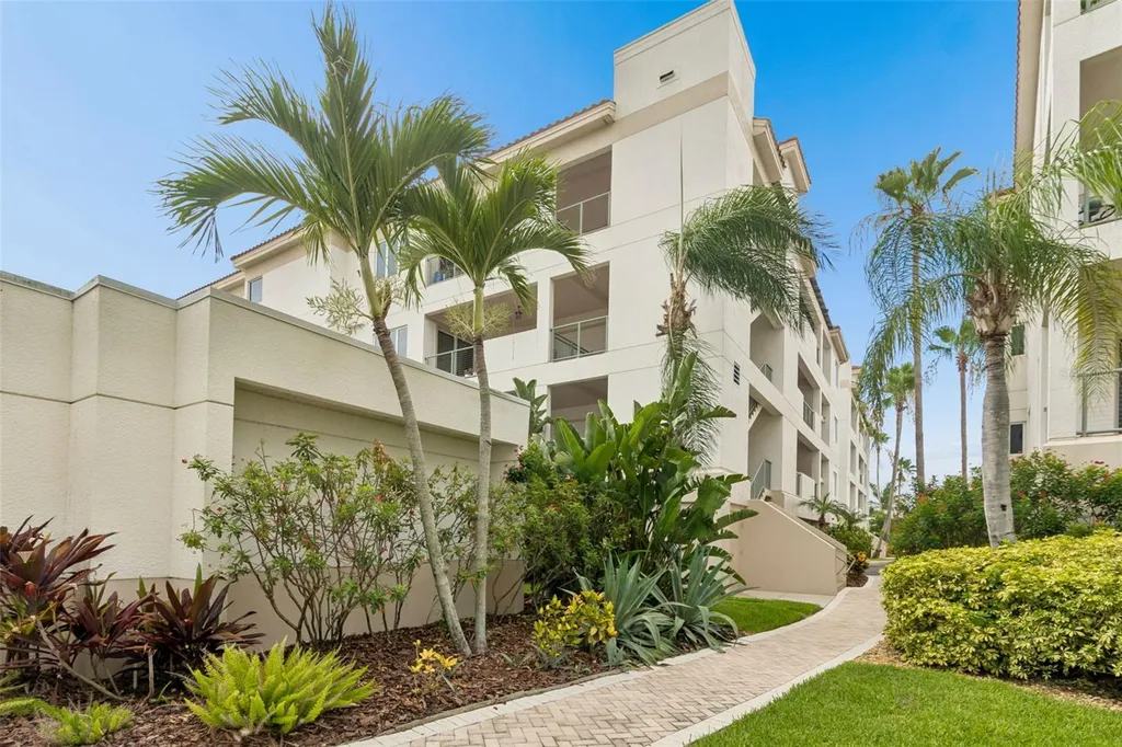 1038 Bellasol Way Apollo Beach FL 33572