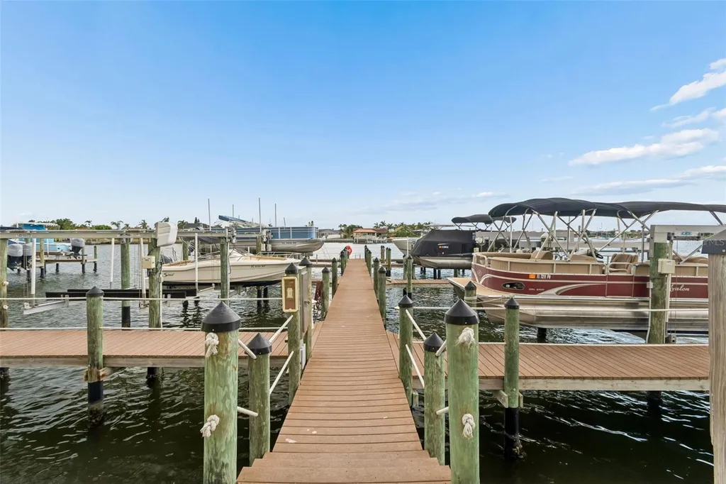 1038 Bellasol Way Apollo Beach FL 33572