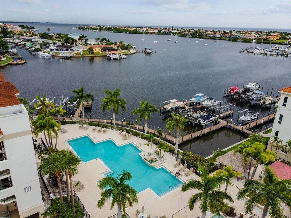 1038 Bellasol Way Apollo Beach FL 33572