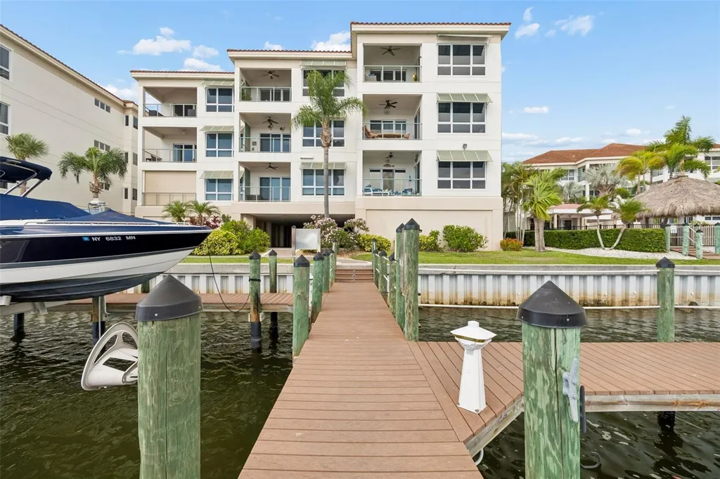 1038 Bellasol Way Apollo Beach FL 33572