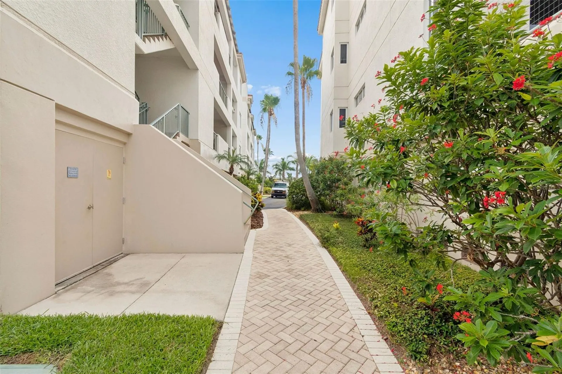 1038 Bellasol Way Apollo Beach FL 33572