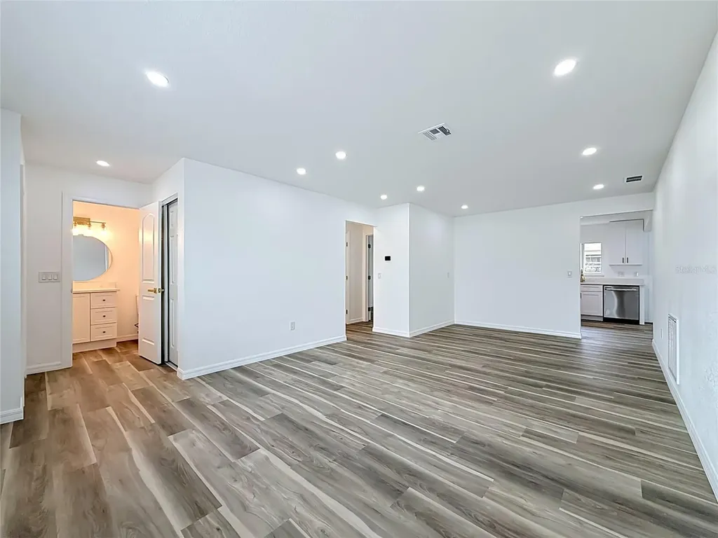 8454 Austin N Pinellas Park FL 33781