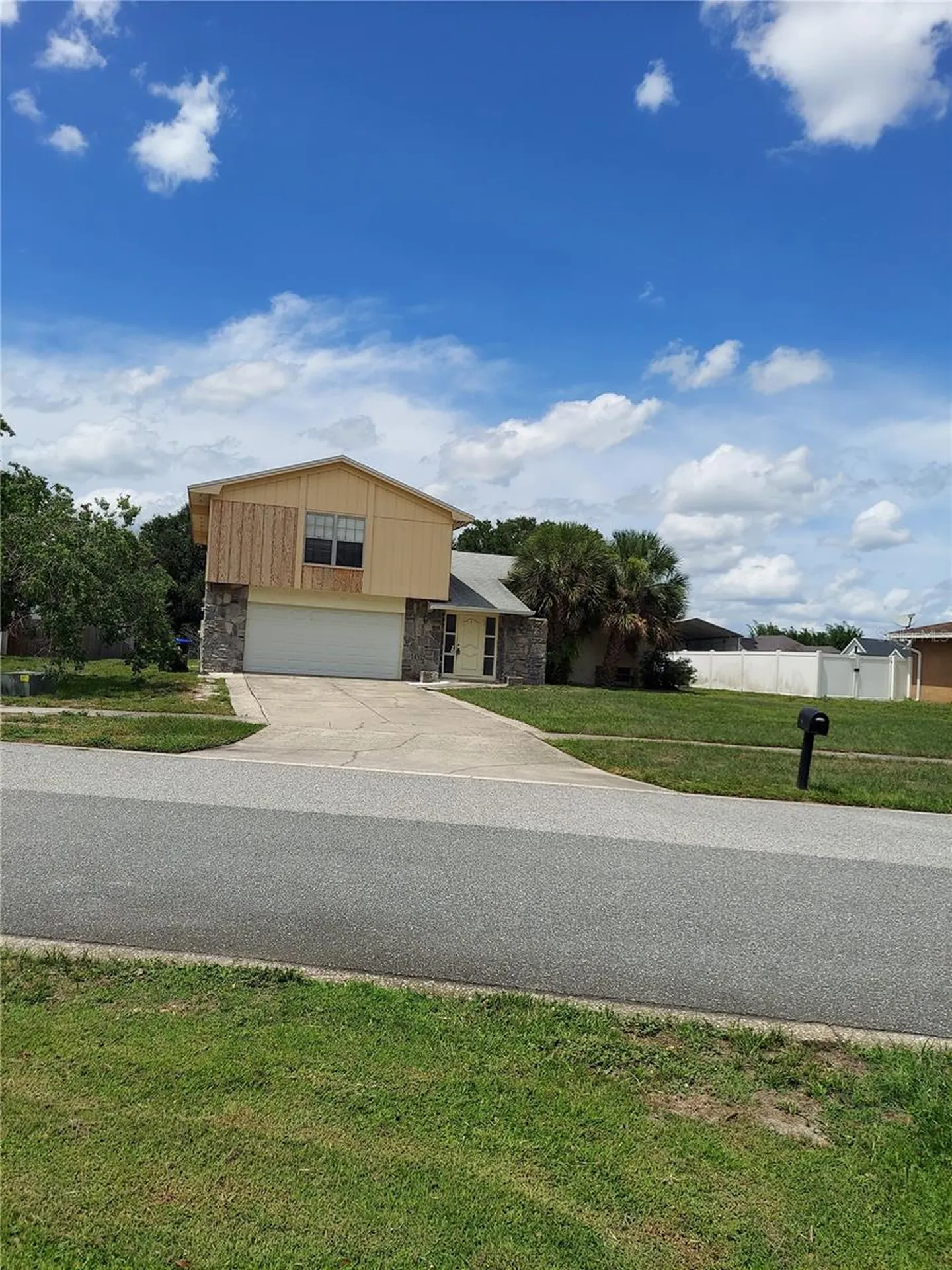 8139 Laurel Tree Drive Orlando FL 32819