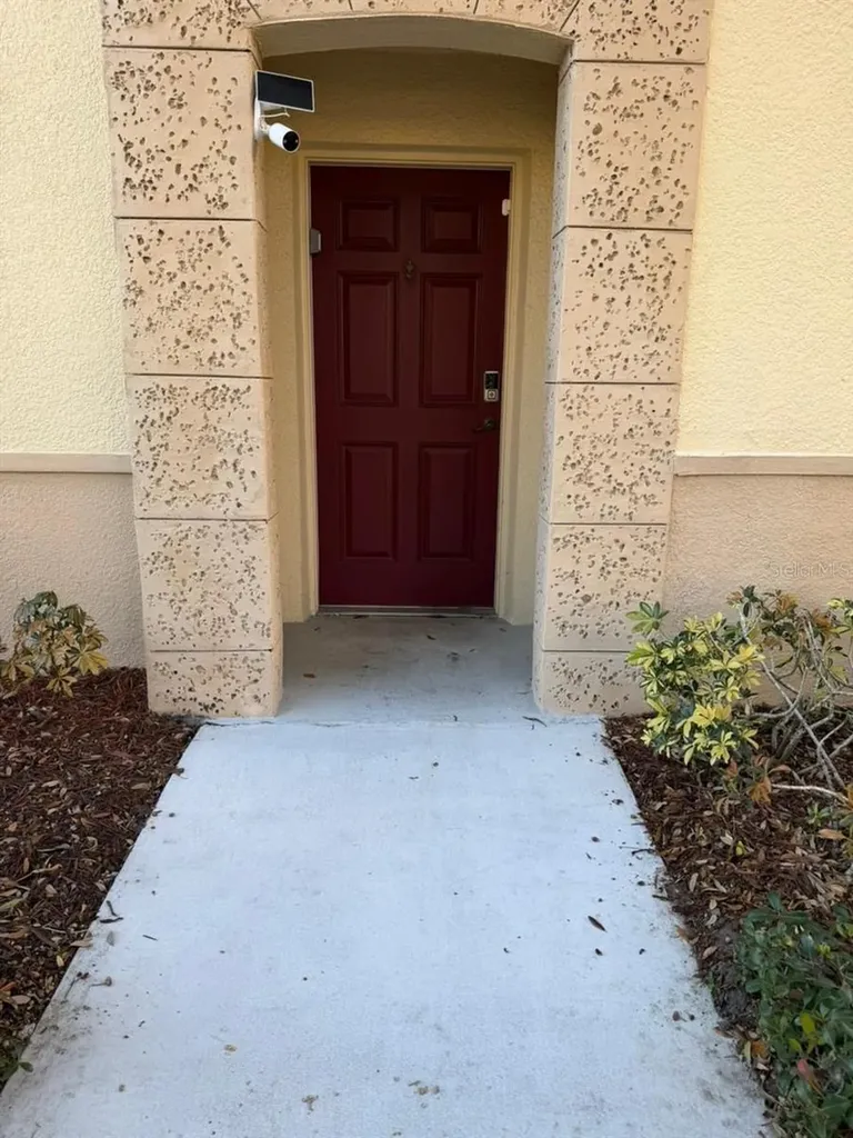 2714 Club Cortile Circle Kissimmee FL 34746
