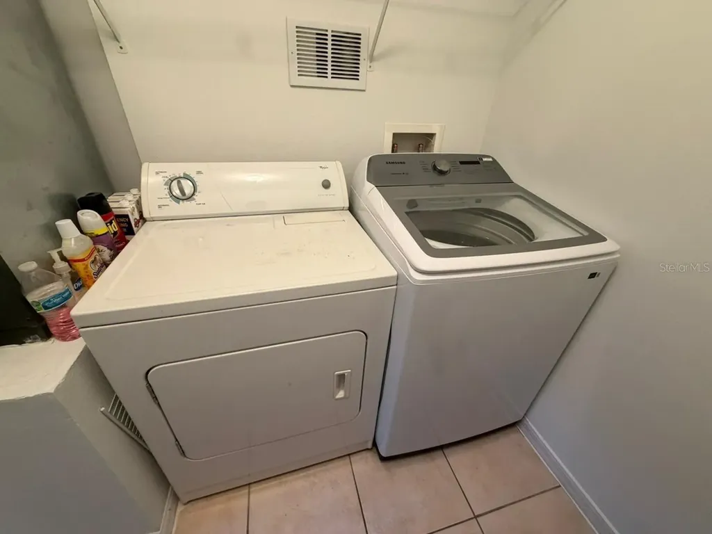 2714 Club Cortile Circle Kissimmee FL 34746