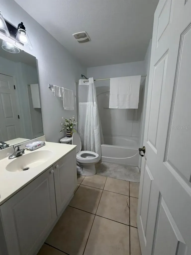 2714 Club Cortile Circle Kissimmee FL 34746