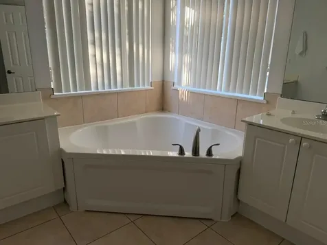 2714 Club Cortile Circle Kissimmee FL 34746