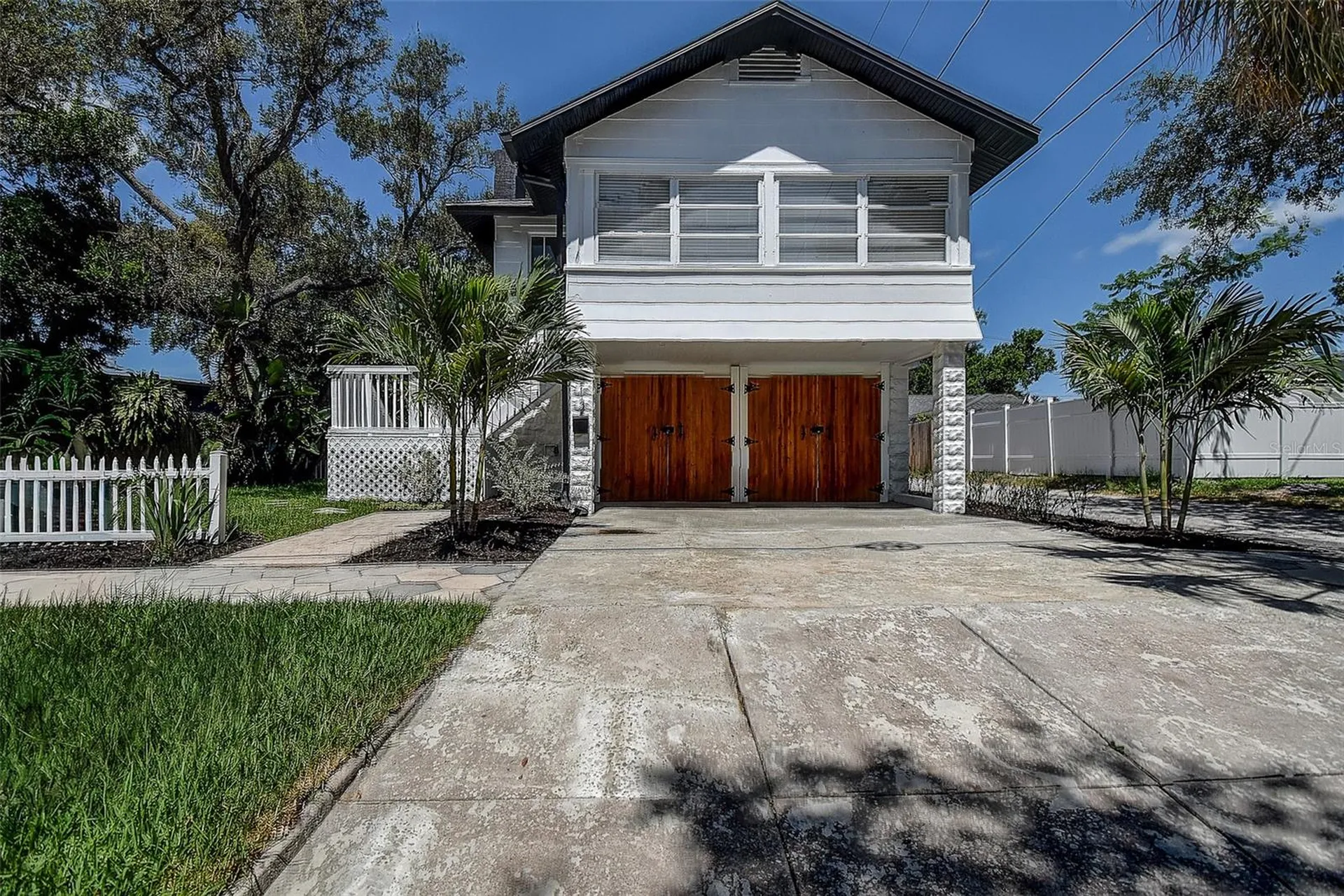 212 48th Street N St Petersburg FL 33713