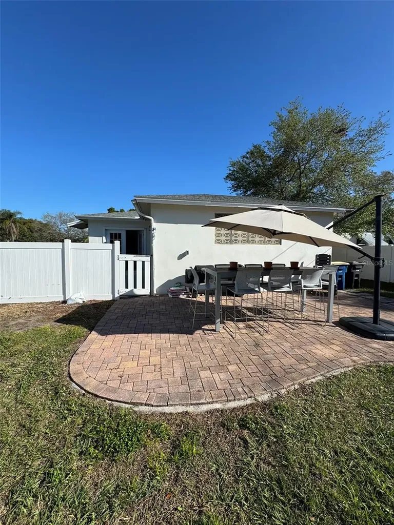 11 N Crest Avenue Clearwater FL 33755