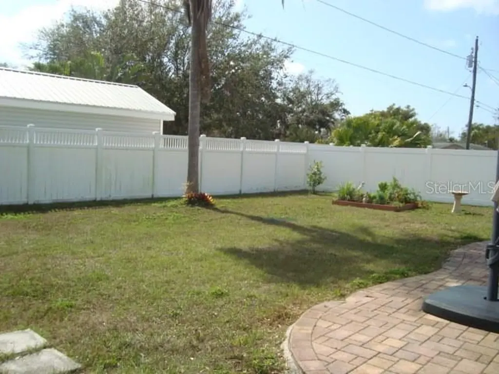 11 N Crest Avenue Clearwater FL 33755