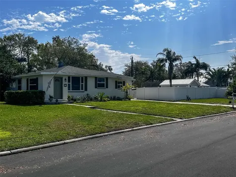 11 N Crest Avenue Clearwater FL 33755