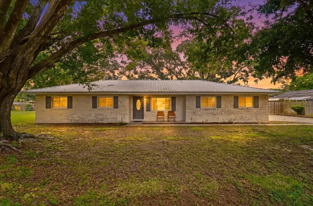 1210 Carol Avenue Auburndale FL 33823