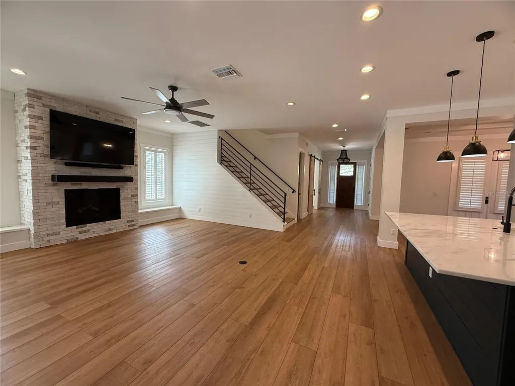20 W Crest Avenue Winter Garden FL 34787