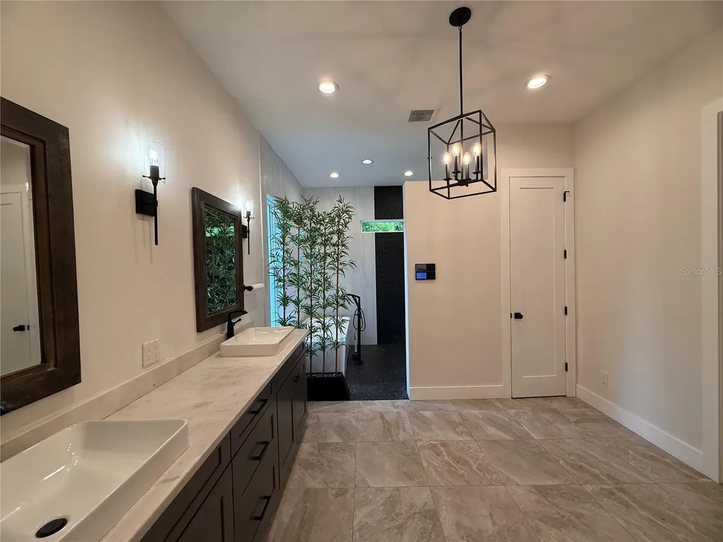 20 W Crest Avenue Winter Garden FL 34787