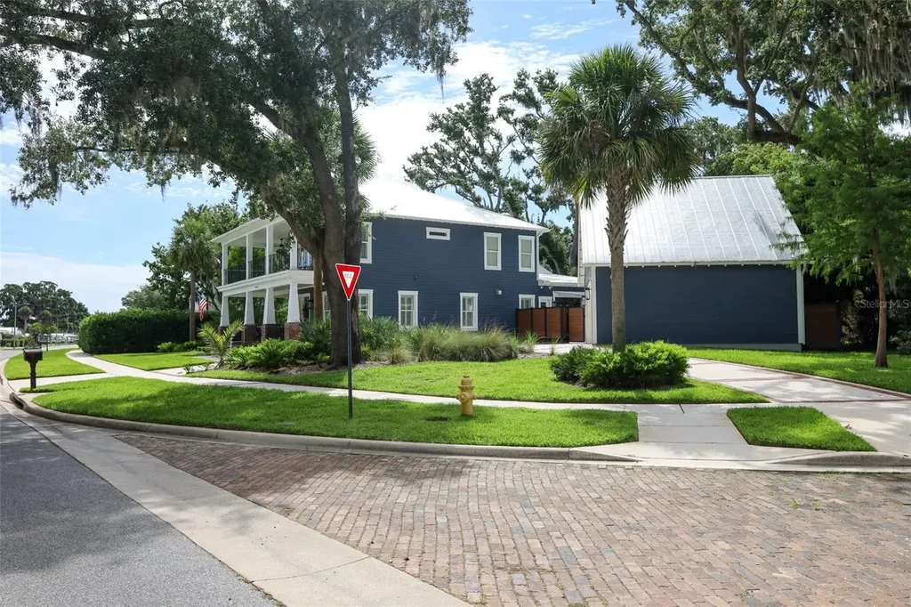 20 W Crest Avenue Winter Garden FL 34787