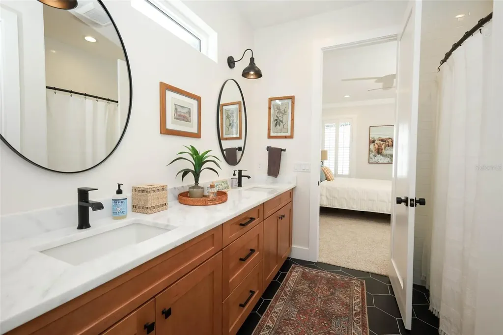 20 W Crest Avenue Winter Garden FL 34787