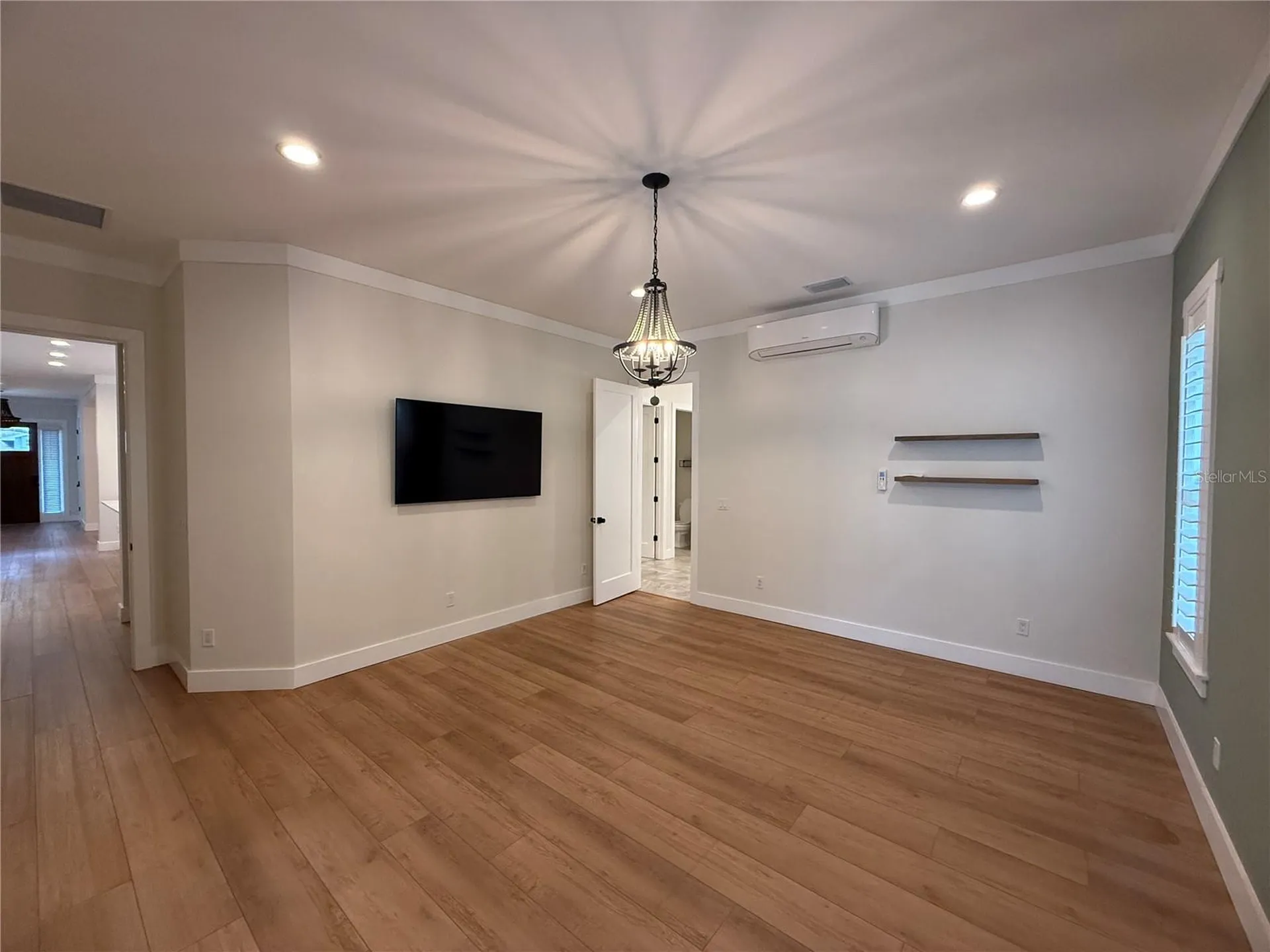 20 W Crest Avenue Winter Garden FL 34787