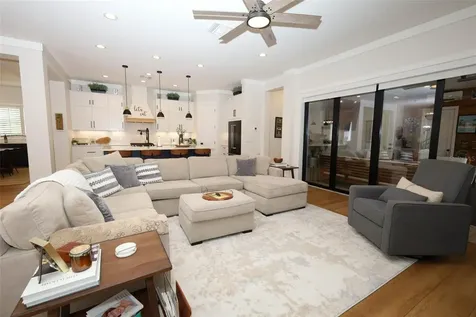 20 W Crest Avenue Winter Garden FL 34787