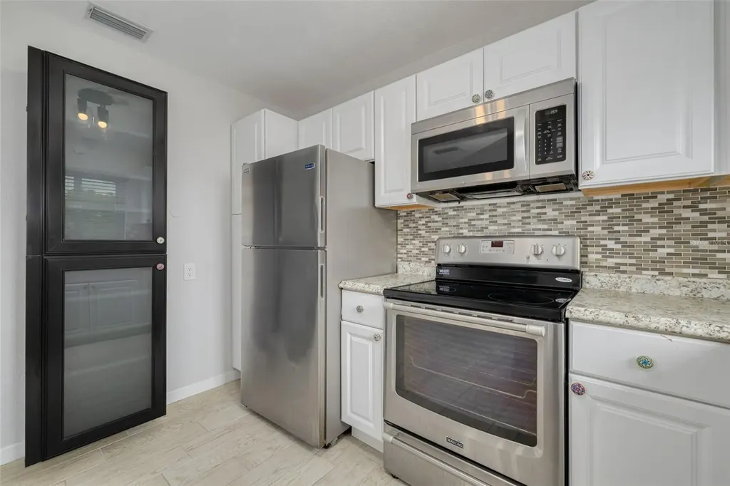 710 50th Avenue N St Petersburg FL 33703