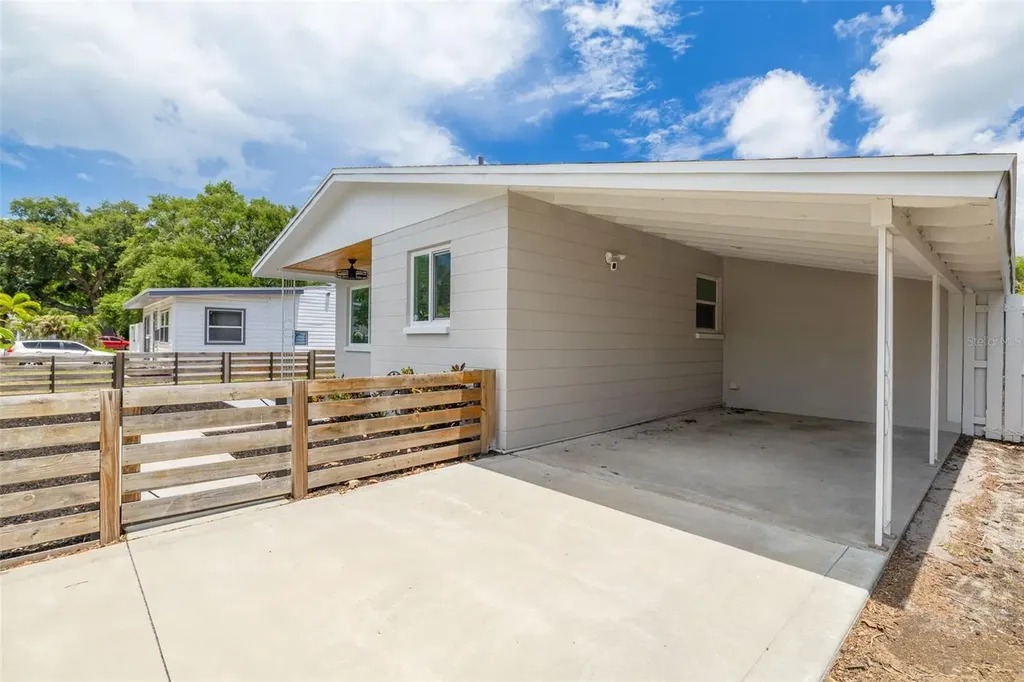 710 50th Avenue N St Petersburg FL 33703
