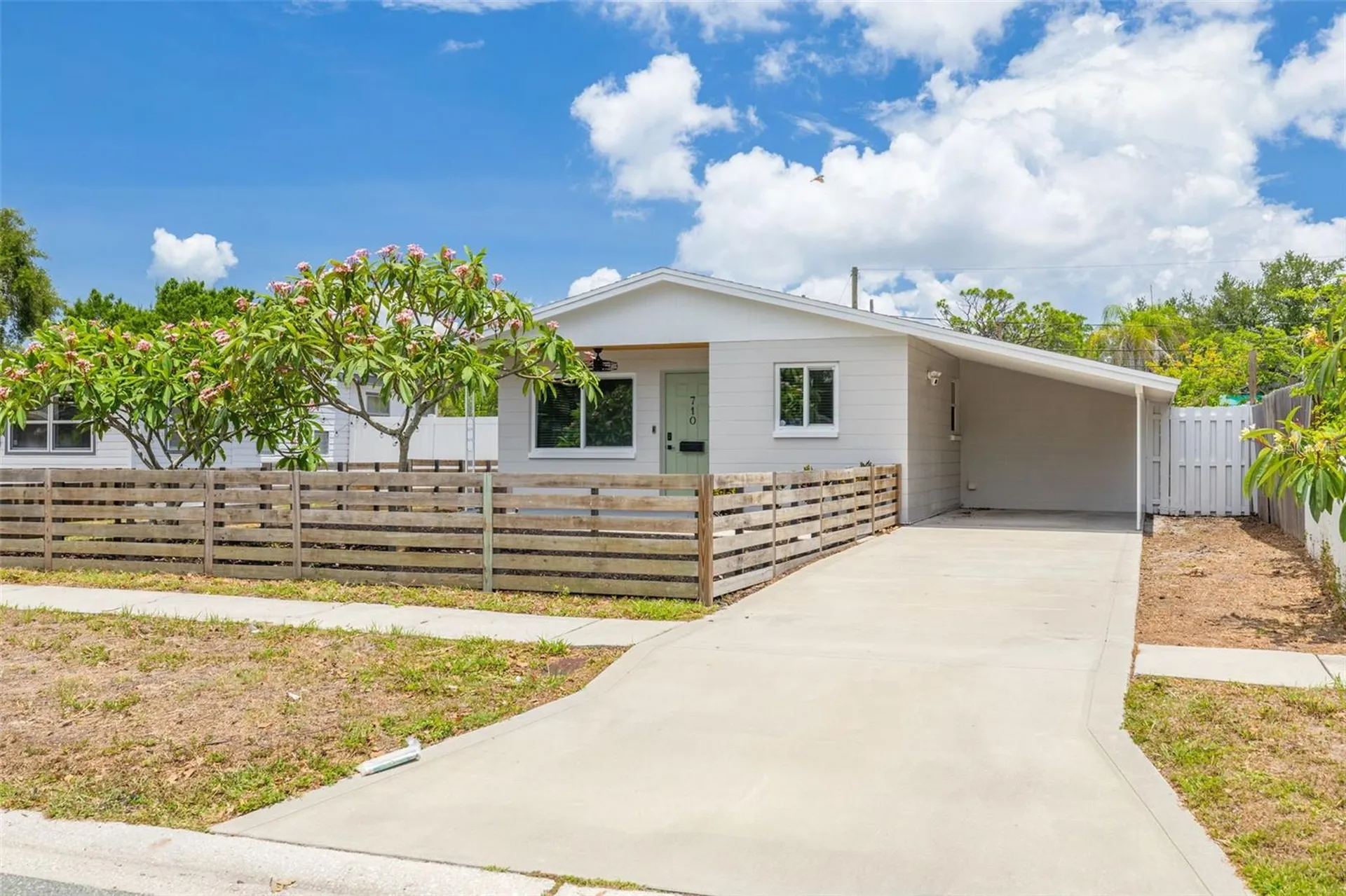 710 50th Avenue N St Petersburg FL 33703