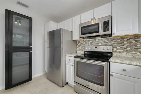 710 50th Avenue N St Petersburg FL 33703