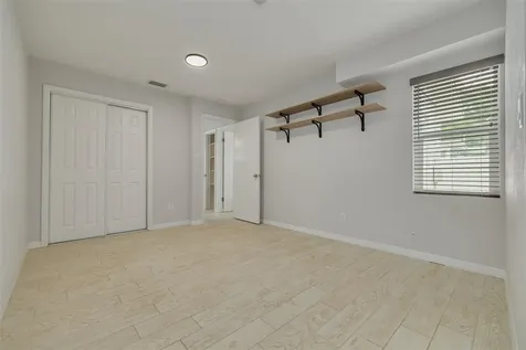 710 50th Avenue N St Petersburg FL 33703