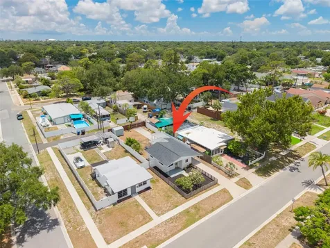 710 50th Avenue N St Petersburg FL 33703