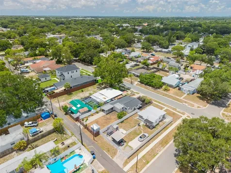 710 50th Avenue N St Petersburg FL 33703