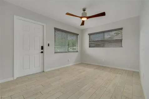 710 50th Avenue N St Petersburg FL 33703