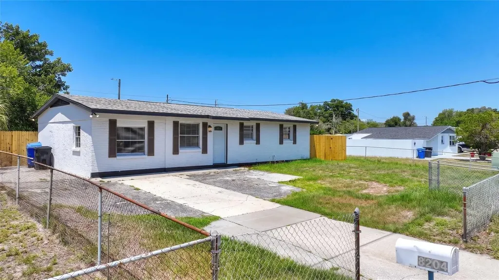 8204 Allamanda Avenue Tampa FL 33619