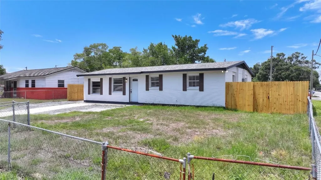 8204 Allamanda Avenue Tampa FL 33619