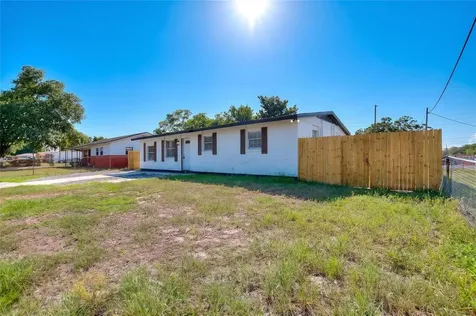 8204 Allamanda Avenue Tampa FL 33619