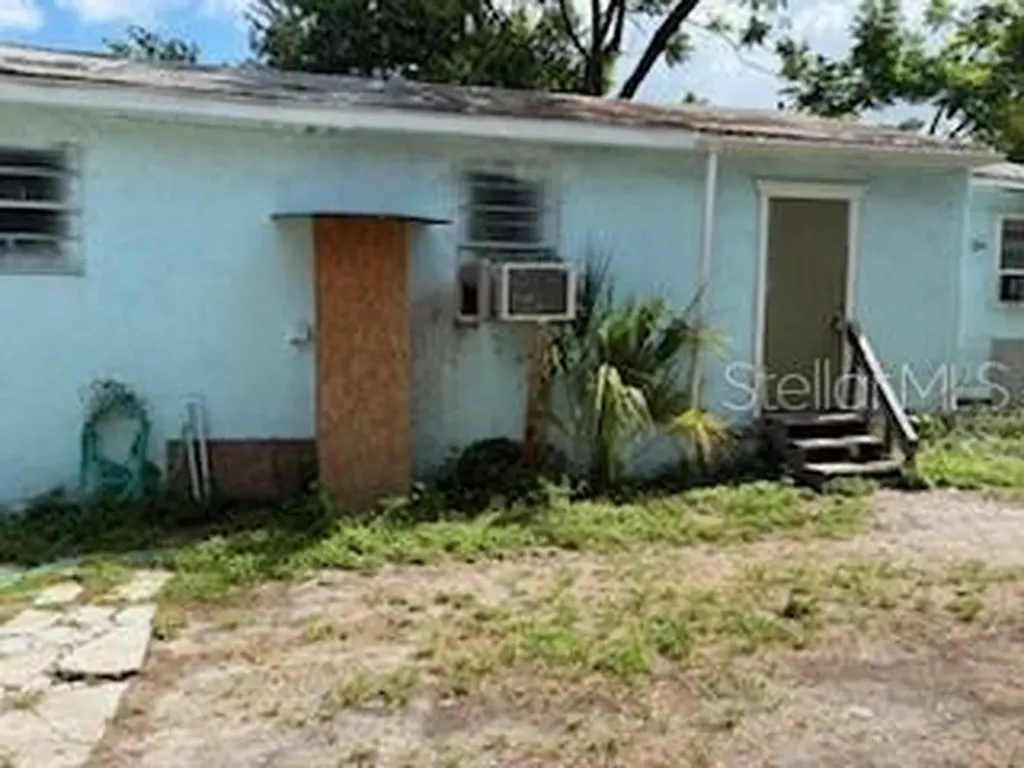 8310 N Hillsborough Lane Tampa FL 33604