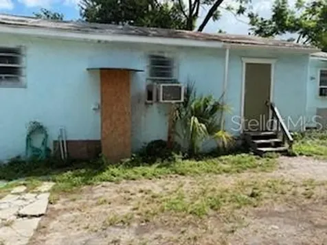 8310 N Hillsborough Lane Tampa FL 33604