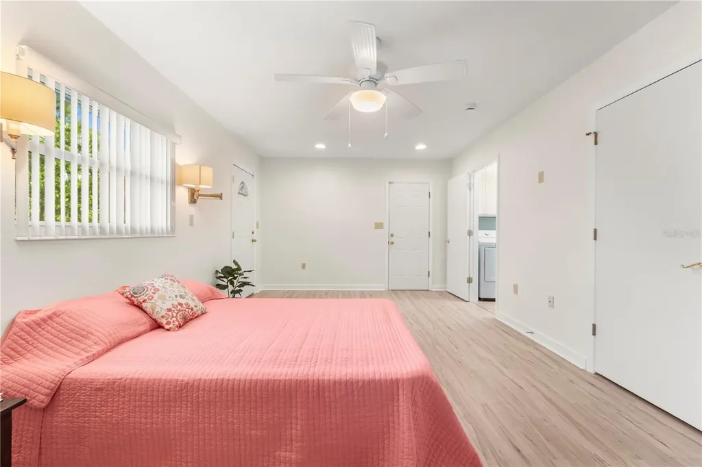 725 61st Street N St Petersburg FL 33710