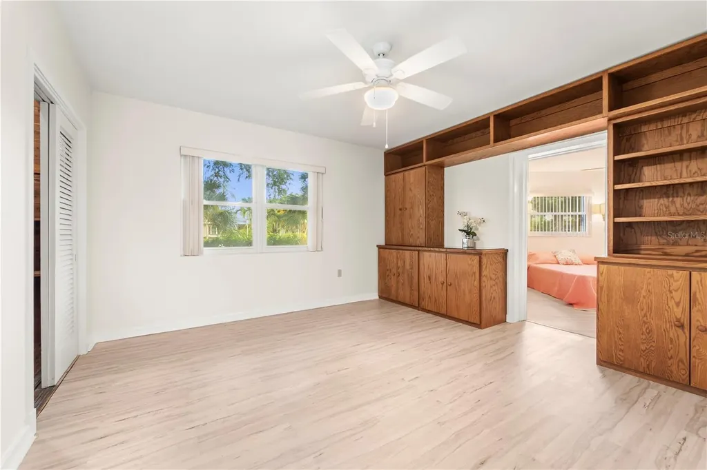 725 61st Street N St Petersburg FL 33710
