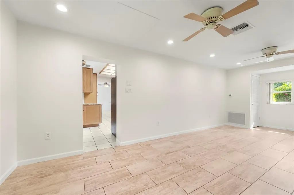 725 61st Street N St Petersburg FL 33710
