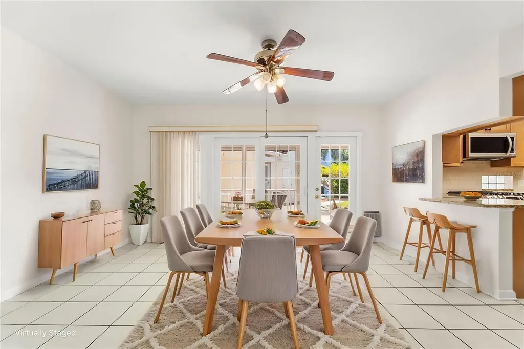 725 61st Street N St Petersburg FL 33710