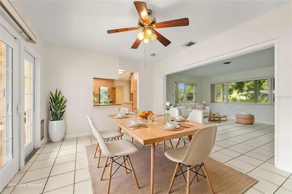 725 61st Street N St Petersburg FL 33710