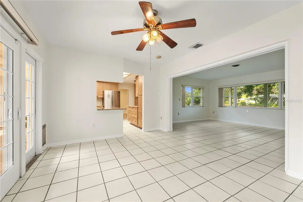 725 61st Street N St Petersburg FL 33710