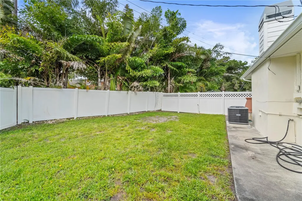 725 61st Street N St Petersburg FL 33710
