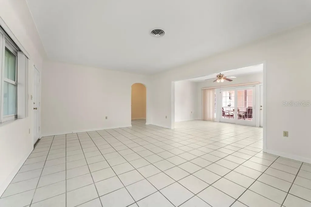 725 61st Street N St Petersburg FL 33710
