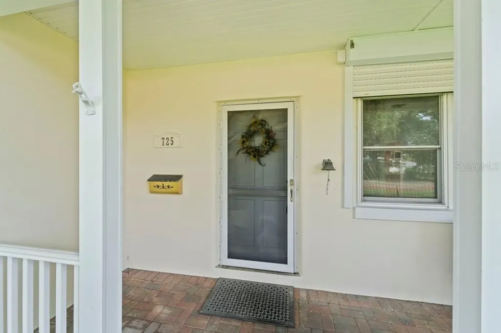 725 61st Street N St Petersburg FL 33710