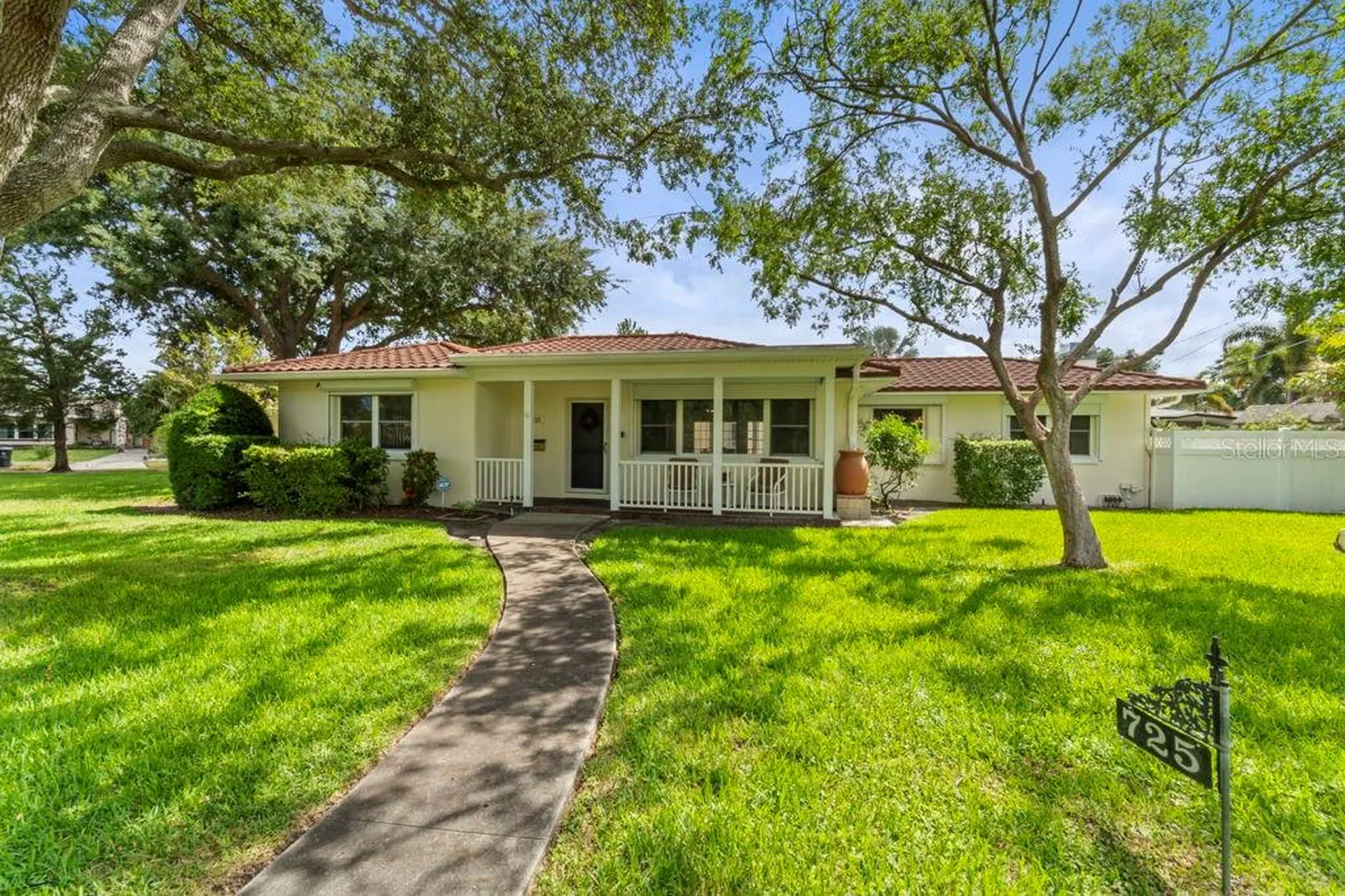 725 61st Street N St Petersburg FL 33710