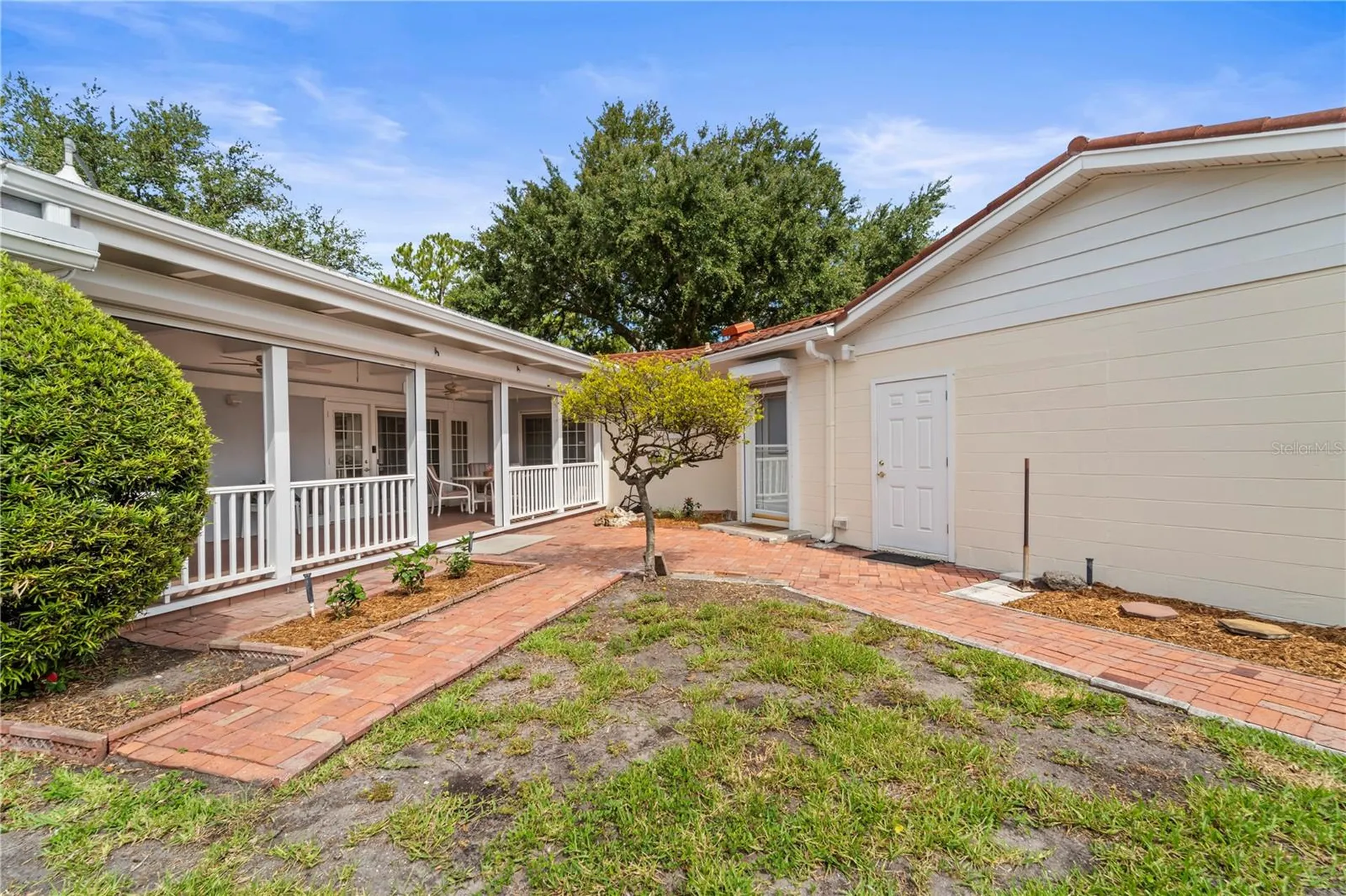 725 61st Street N St Petersburg FL 33710