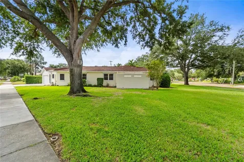 725 61st Street N St Petersburg FL 33710