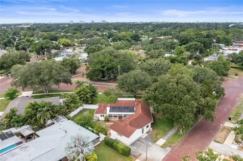 725 61st Street N St Petersburg FL 33710